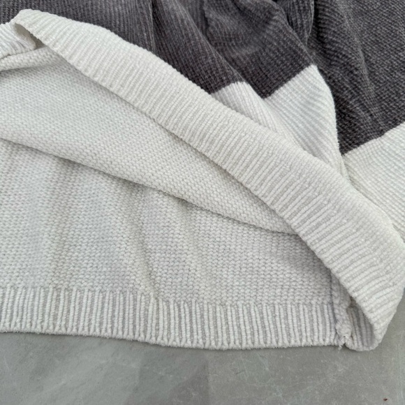 Women’s Pink Lily Striped Color Block Crewneck Knit Sweater Small - Picture 6 of 15